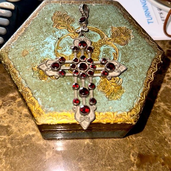 Large faceted garnet encrusted sterling silver antiqued patina  cross vintage - Picture 3 of 10
